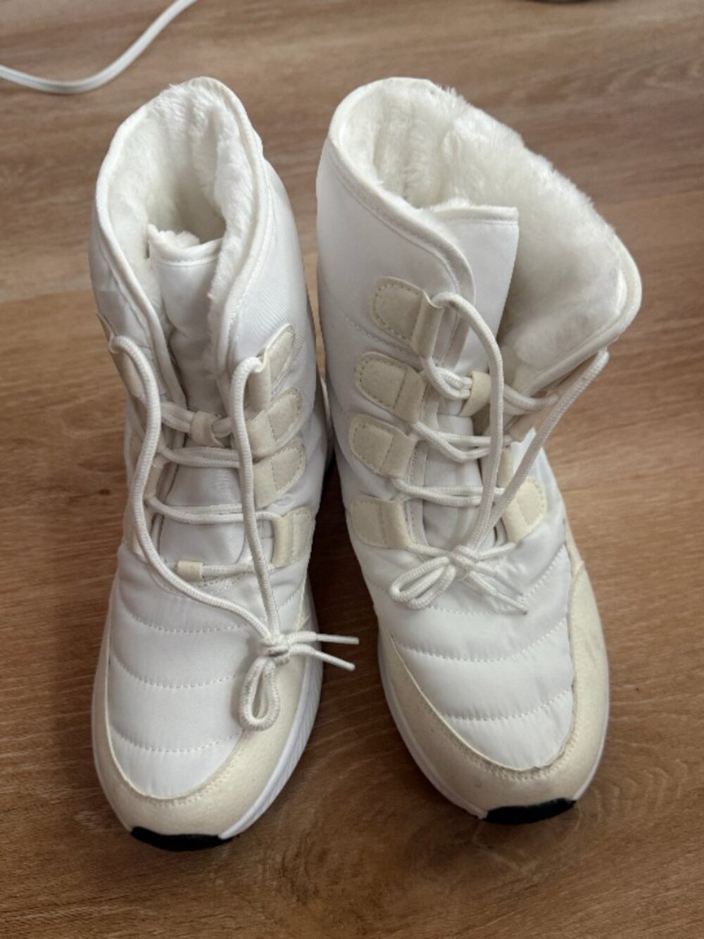 SHEIN White Quilted Faux Fur Lace Up Snow Boots EU 38